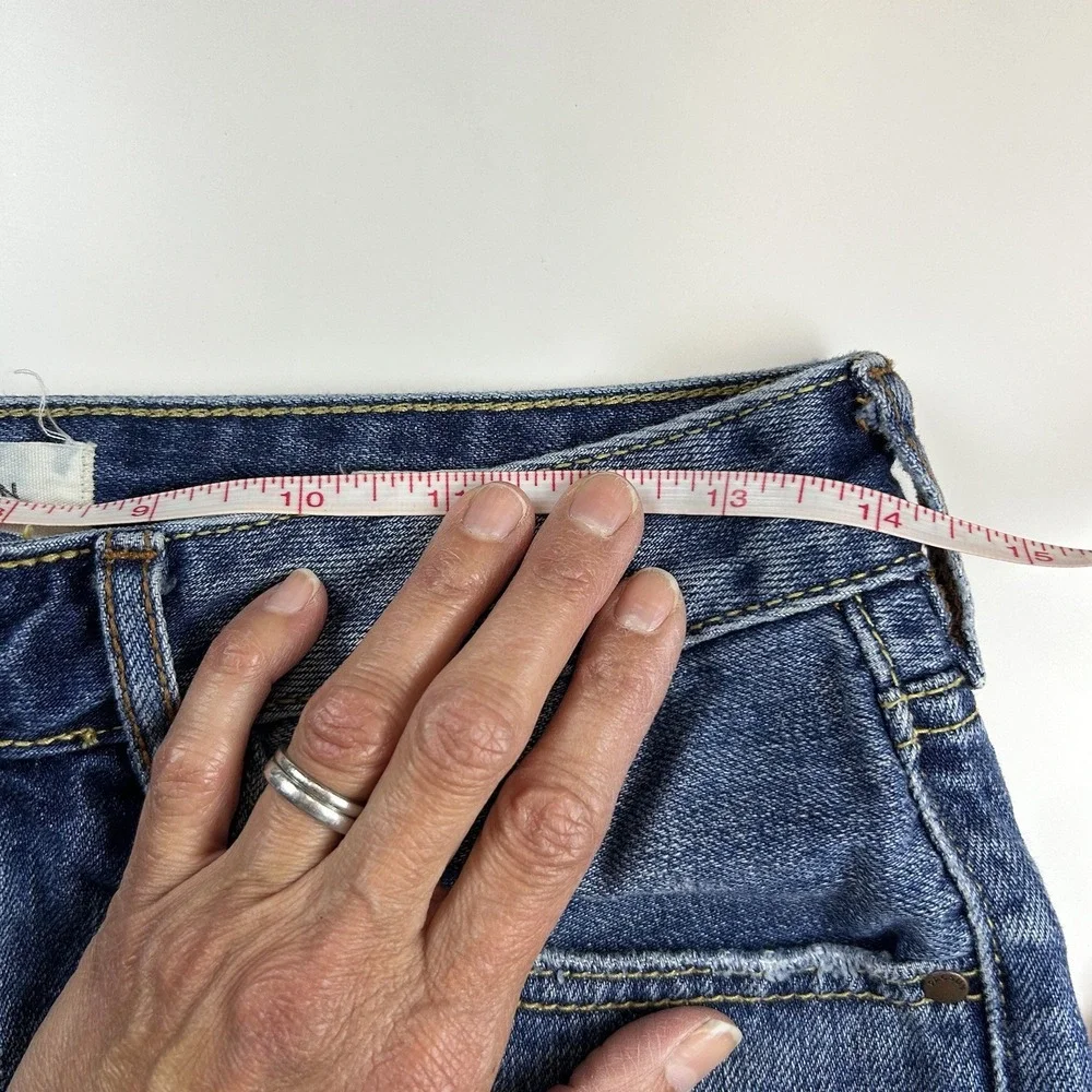 Pacsun Mid Rise Denim Jean Short Size 26 Button Fly 2" Inseam 28" Waist Med Wash - Picture 4 of 7